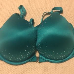 Victoria’s Secret very sexy push-up front close